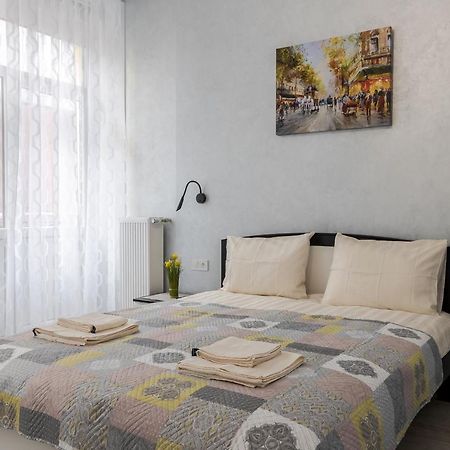 Golden Violin ! Apartments Lviv S Екстериор снимка