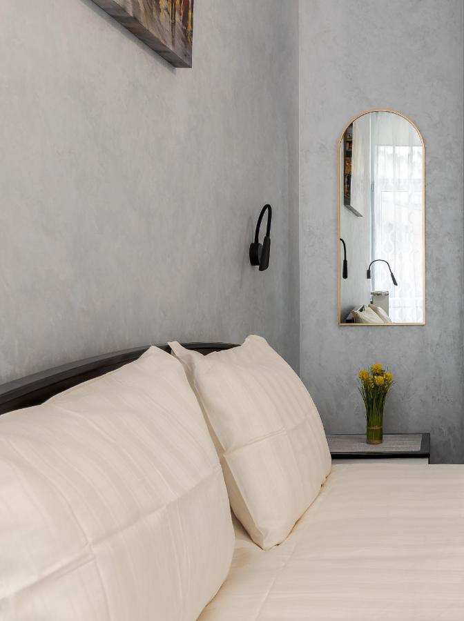Golden Violin ! Apartments Lviv S Екстериор снимка