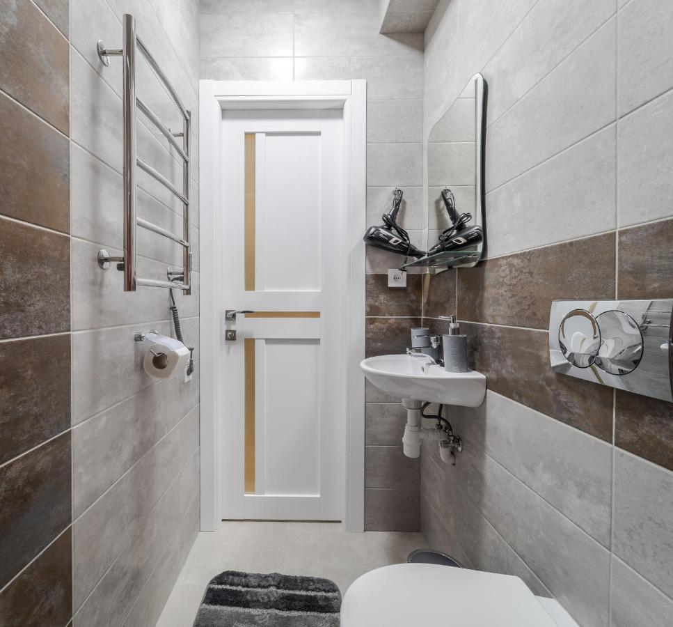 Golden Violin ! Apartments Lviv S Екстериор снимка