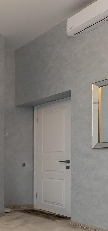 Golden Violin ! Apartments Lviv S Екстериор снимка