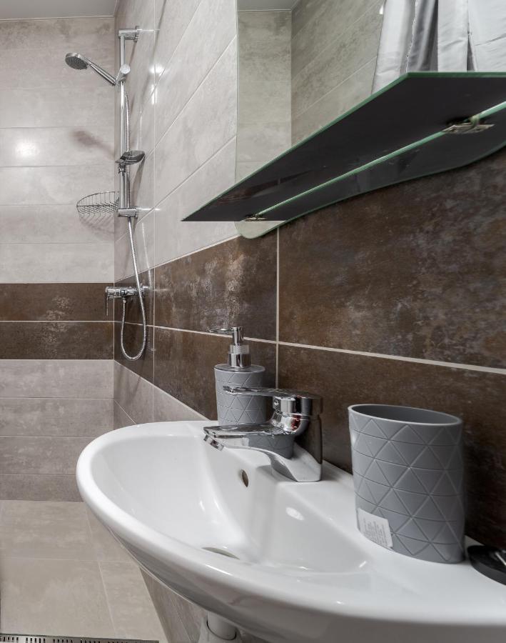 Golden Violin ! Apartments Lviv S Екстериор снимка